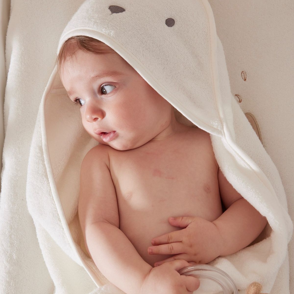 Toilette et bain de bébé